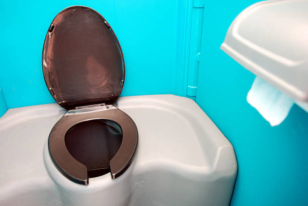 Best Porta potty delivery and setup  in Lovington, IL